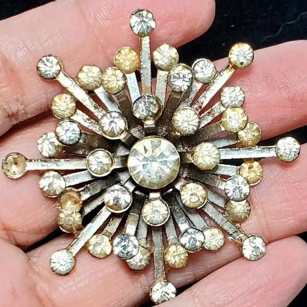 Starburst Clear Rhinestone Silver Tone Unsigned Brooch Pin 2